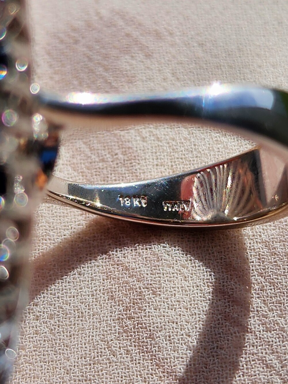 $14,500 Roberto Coin Fantasia 18k Oval Diamond Ring - Picture 6 of 13